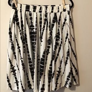 LuLaRoe Skirts - Super cute skirt LuLaRoe Skirts - Super cute skirt